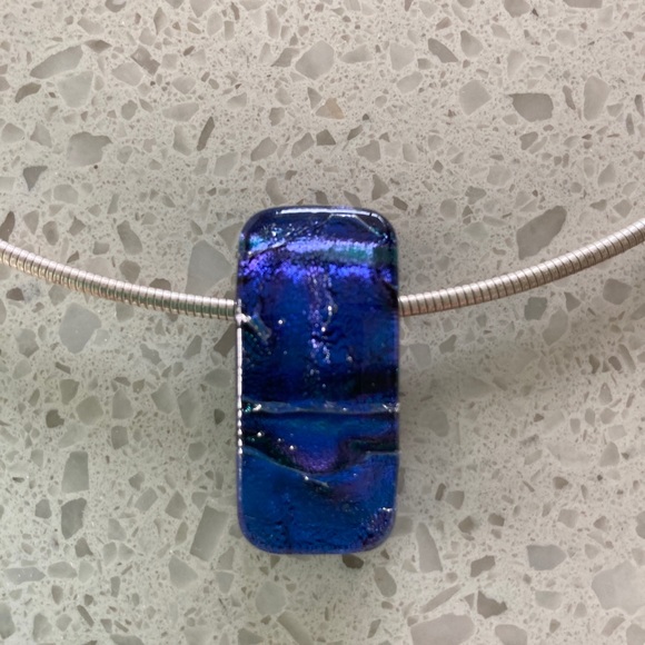 Necklace and earrings set. - Picture 2 of 3